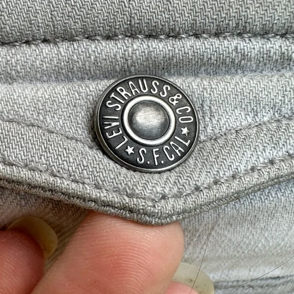 Denim and Bone Mary and Roses patch and embroidered one of a kind Levi Jacket - Picture 3 of 15